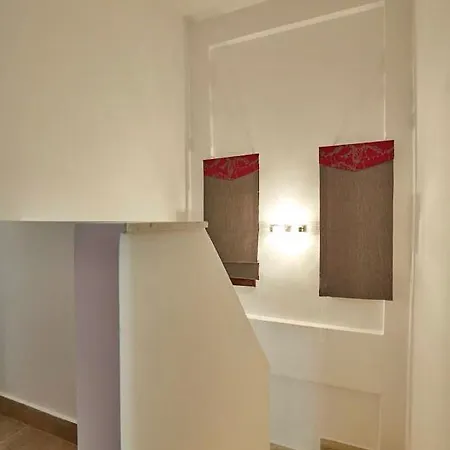 Case de vacanță Earthy Boutique Luxurious House -marble Luxury House
